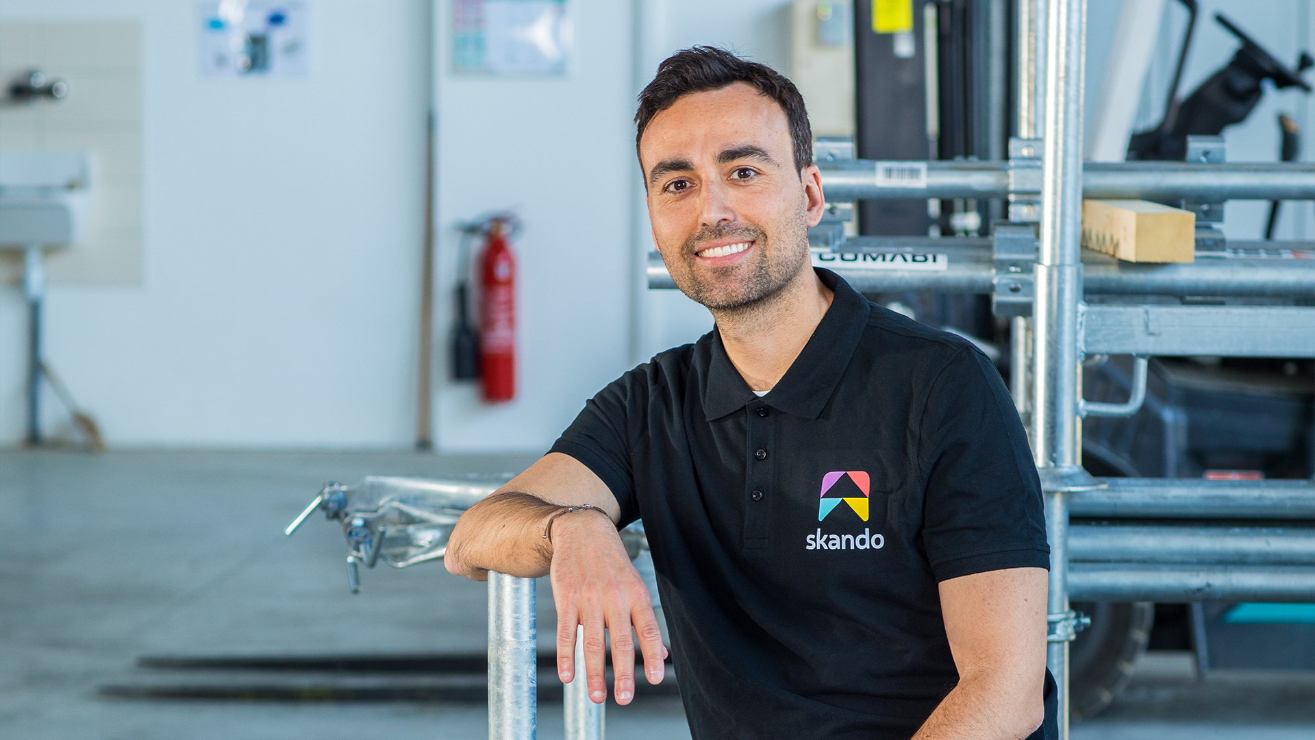 Nicolas Kaiser crée Skando : une école locale pour pallier la pénurie d’échafaudeurs qualifiés