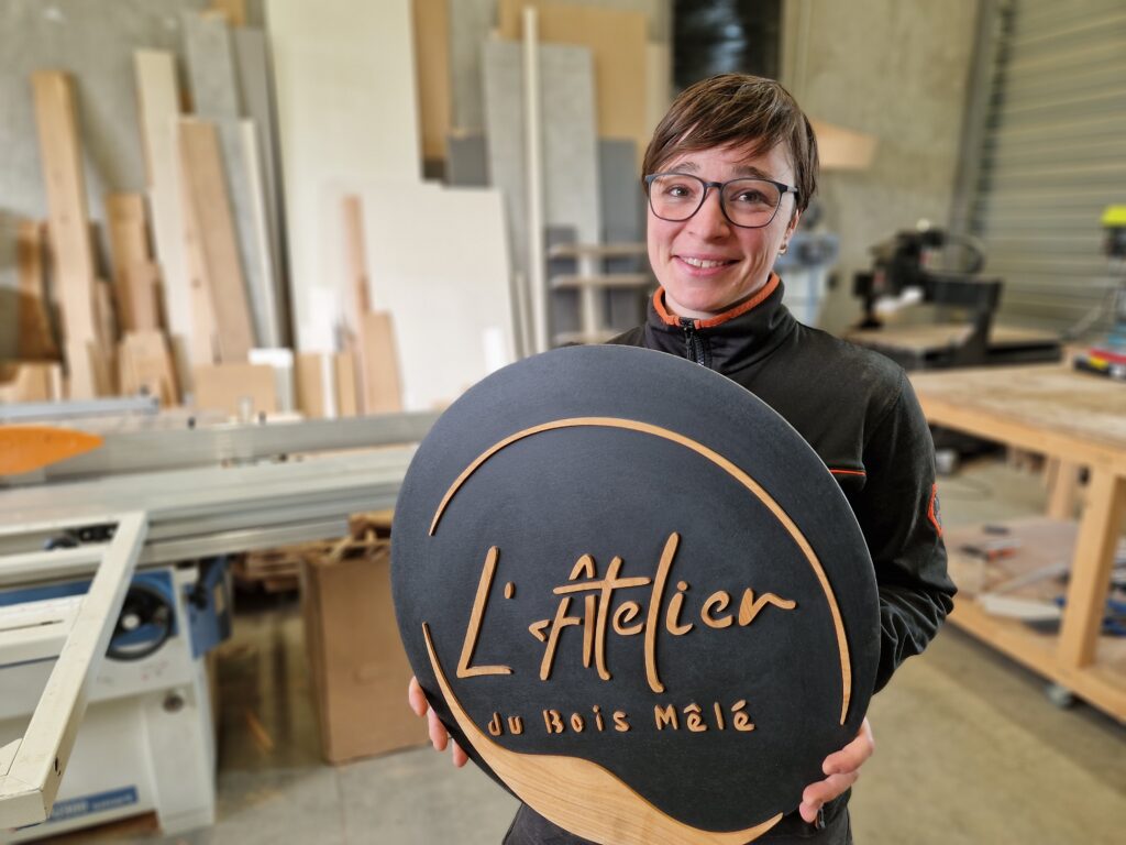 Le bois comme dialogue : la vision de Mélanie Duboeuf-Lornage au coeur de son Atelier du Bois Mêlé