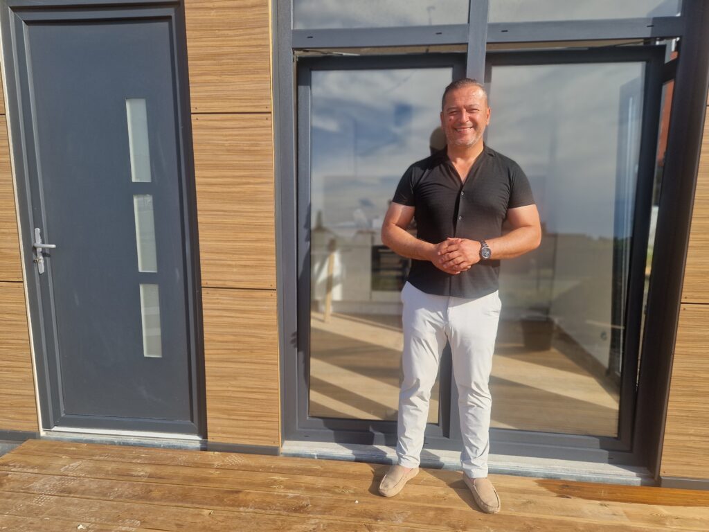 SO-CEM – Mikail Eryurt, de l’étanchéité à la maison modulaire de demain